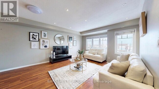 Photo du bâtiment - 3975 Eglinton Ave W