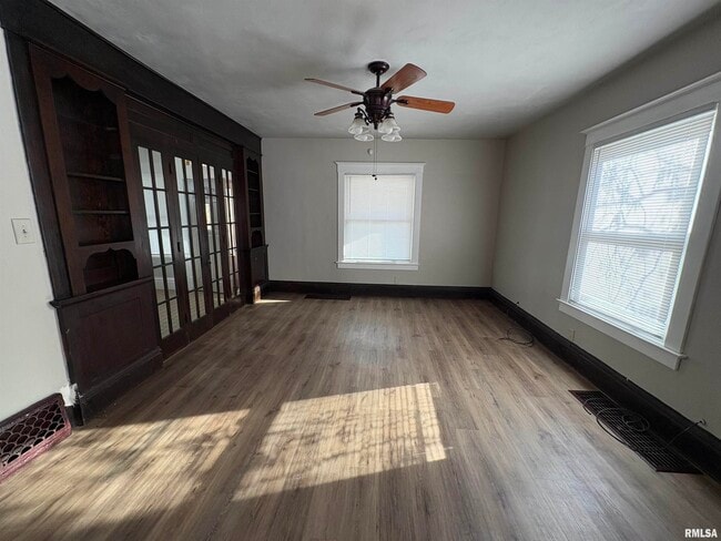 Foto del edificio - 2403 N Peoria Ave