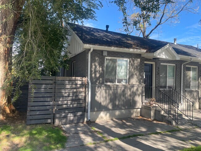 Foto del edificio - 679 E Downington Ave