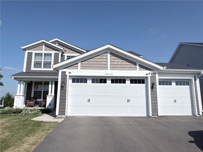 Building Photo - 4809 Stable View Dr