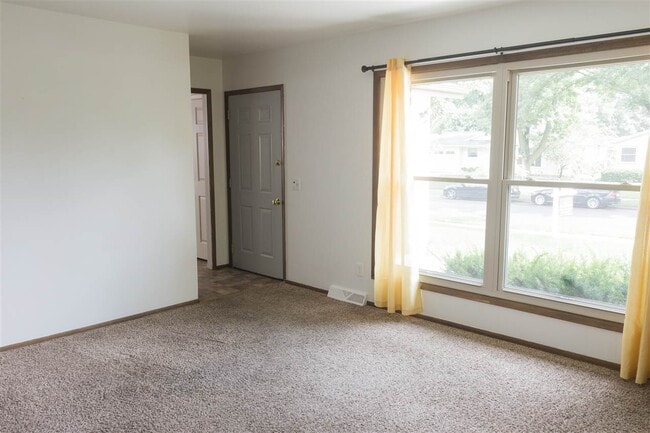 Building Photo - 1806 Golden Oak Ln