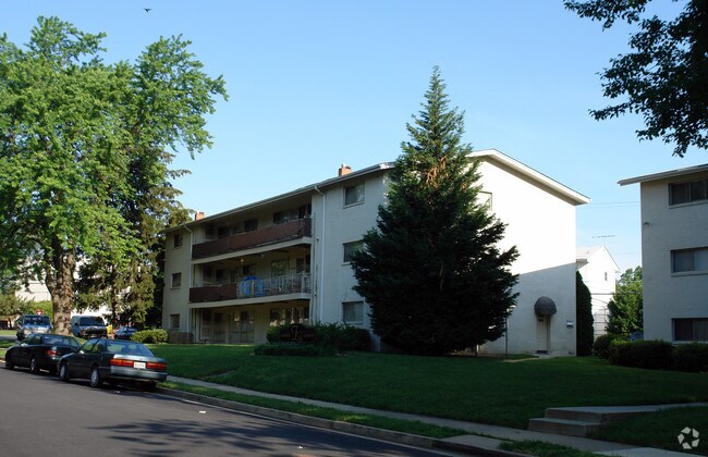 Foto del edificio - Fairfax Gardens Apartments