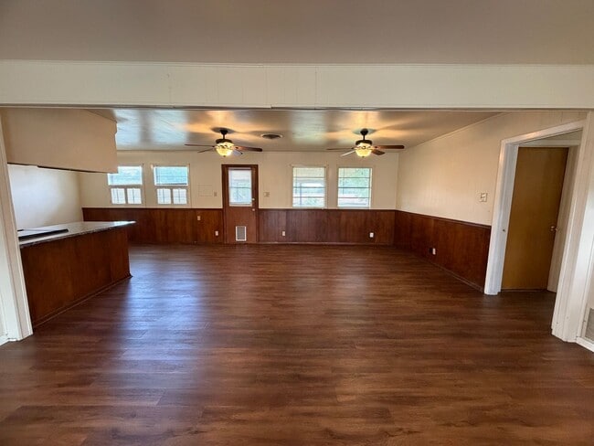 Building Photo - Spacious 3-Bedroom Home in a Great Neighborhood