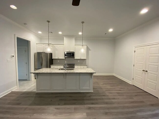 Foto del edificio - Charming 2-bedroom, 2-bath rental home in Baton Rouge, conveniently located near LSU