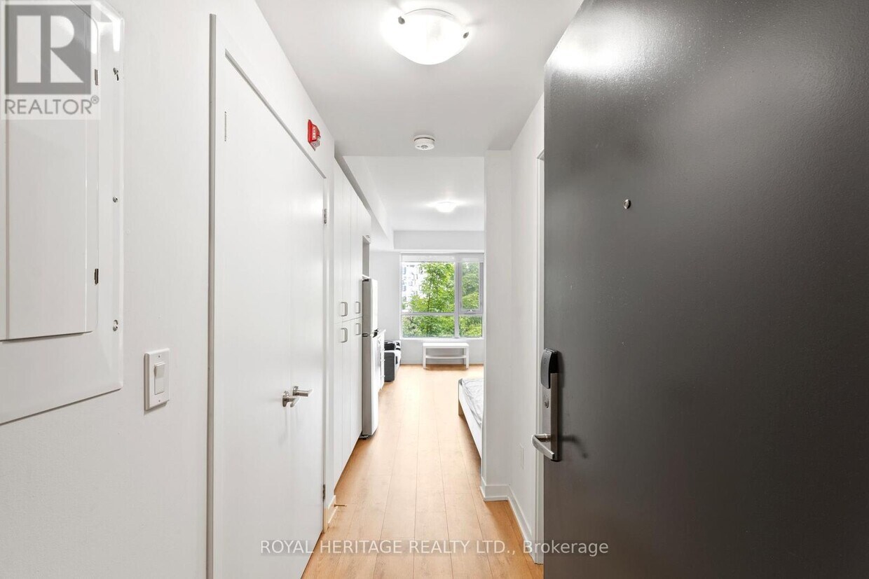 Photo principale - 1800-1800 Simcoe St N