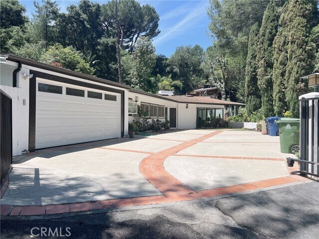 Foto del edificio - 9466 Hidden Valley Pl