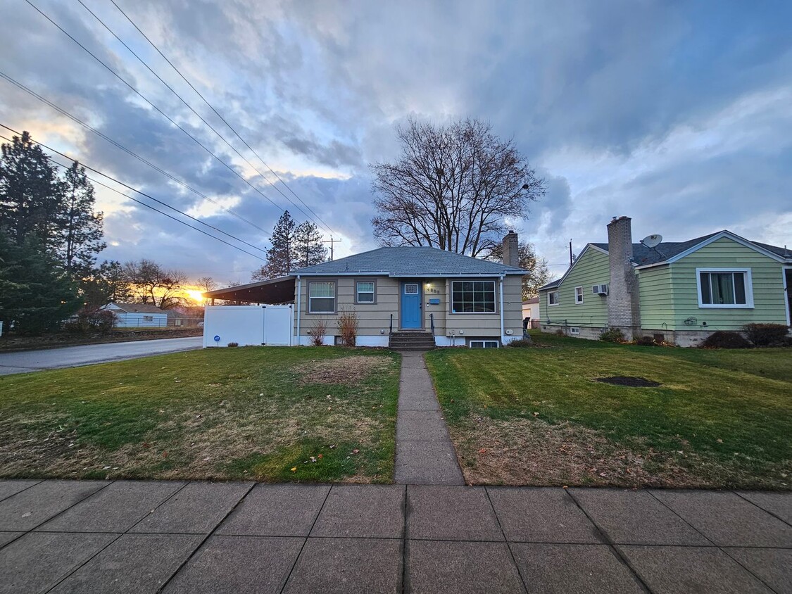 Foto principal - Stunning home in north Spokane