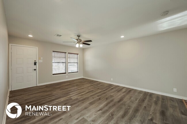 Foto del edificio - 6606 Gallery Oak St