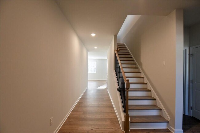 Foto del edificio - 352 Summerwood Ln