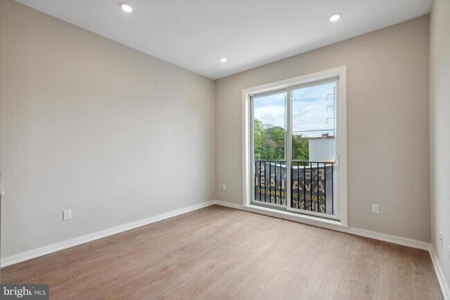 Building Photo - 308 W Chelten Ave