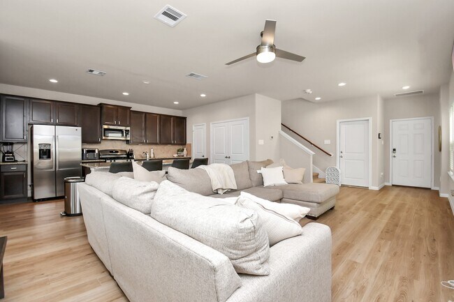 Building Photo - 11834 Beachberry Dr