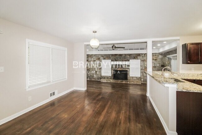 Foto del edificio - 3292 Westmart Ln