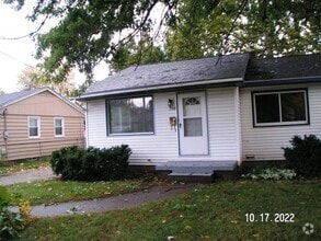 Building Photo - 1544 32nd St SW