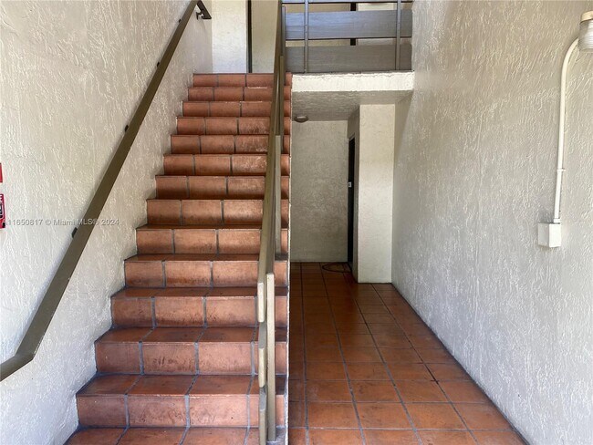 Foto del edificio - 8811 SW 123rd Ct
