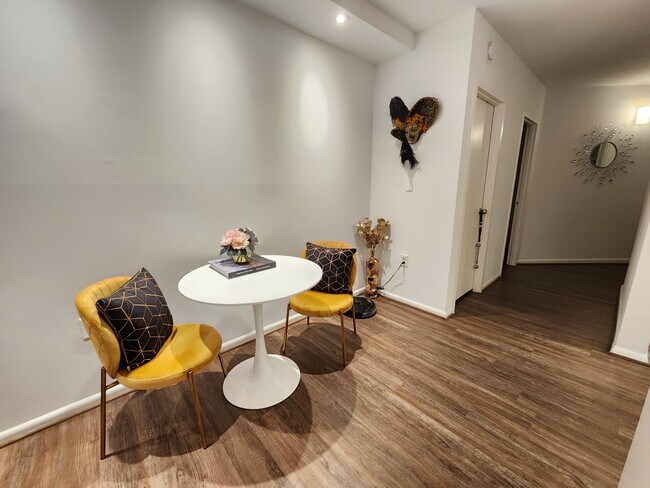 Foto del edificio - 4242 East West Hwy
