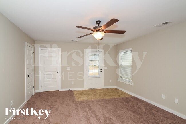 Foto del edificio - 155 Deer Creek Dr