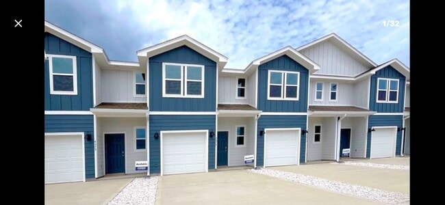 Building Photo - 4501 Pendragon Cir
