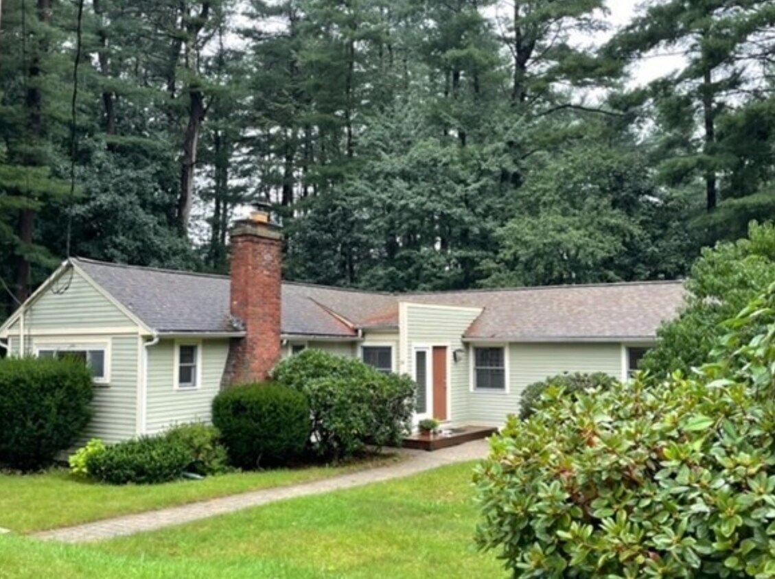 14 Holton Rd, Lexington, MA 02421 House Rental in Lexington, MA