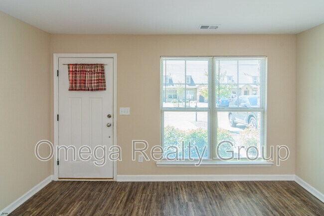 Foto del edificio - 6228 Townley Way