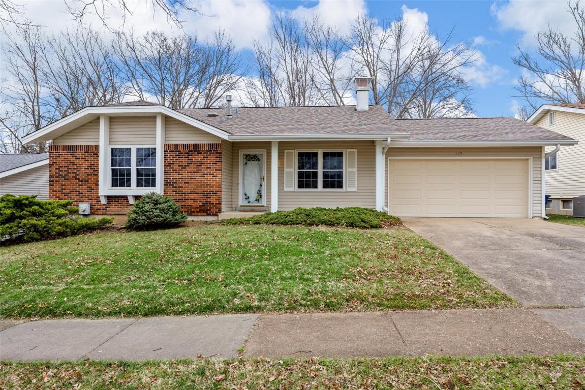 Foto principal - 215 Shadyoak Dr
