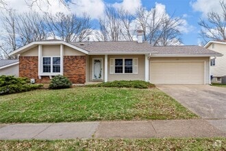 Building Photo - 215 Shadyoak Dr