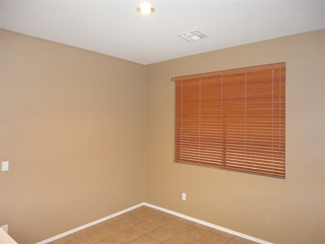 Building Photo - 2150 E Bellerive