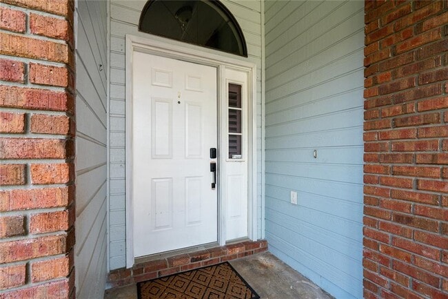 Building Photo - 1463 E Brookshire Ct