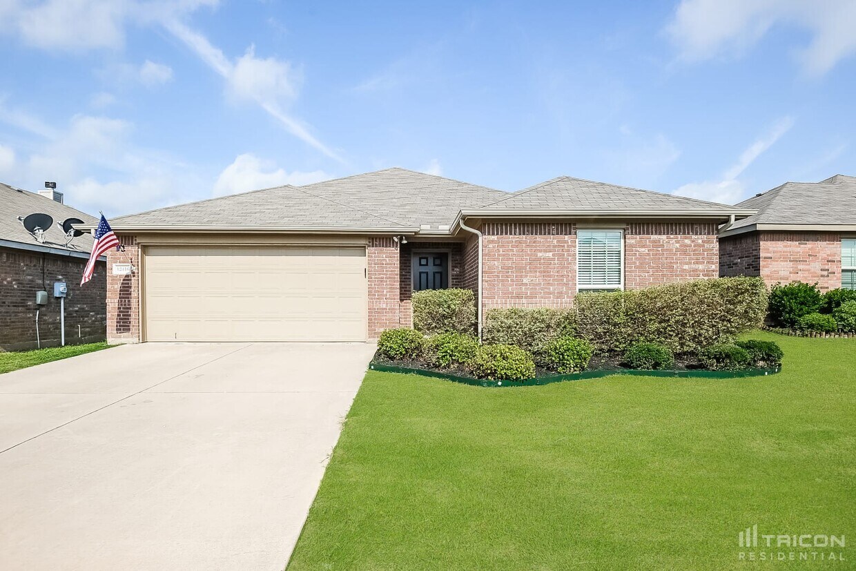 12416 Hunters Cabin Court Burleson TX House Rental in Burleson, TX