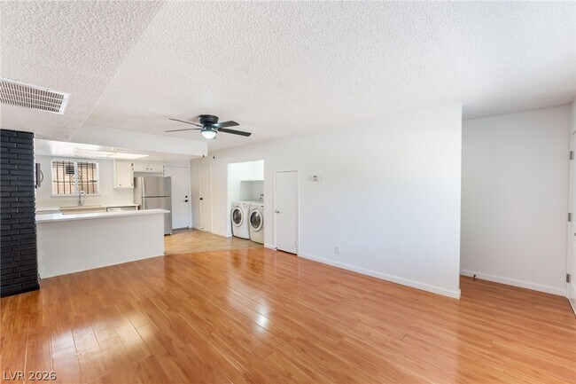 Foto del edificio - 1406 N Jones Blvd