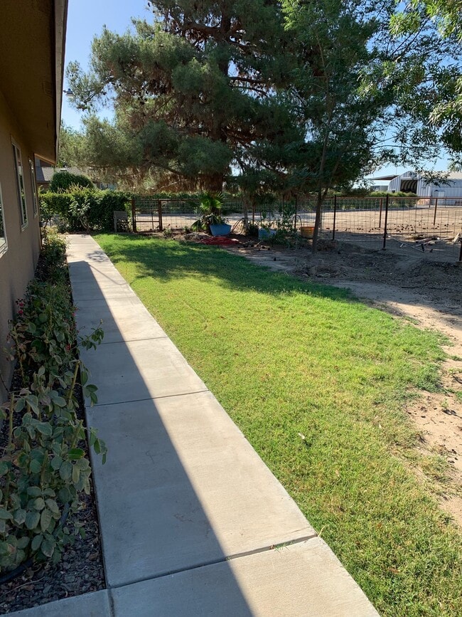 8415 Hanford Armona Rd, Hanford, CA 93230 House Rental in Hanford, CA