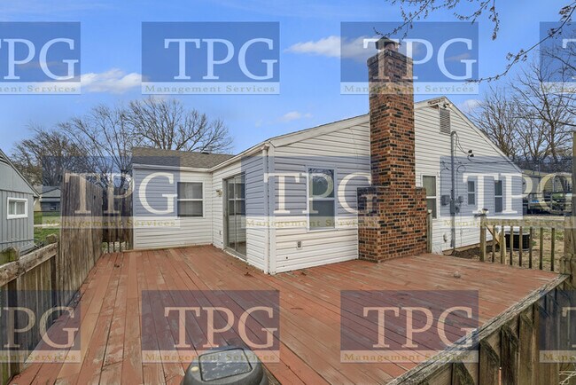 Building Photo - 10748 Cambridge Ave