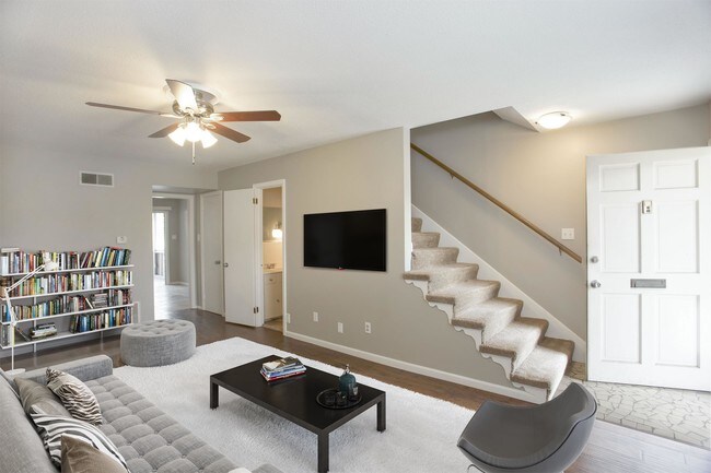 Building Photo - 517 Chickadee Dr