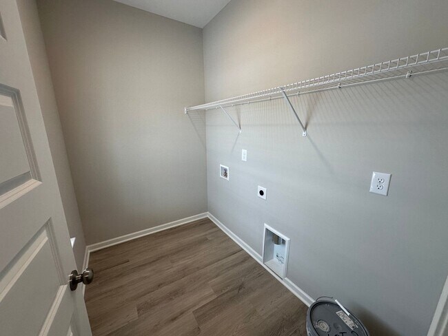 Foto del edificio - Brand New Townhome In Shelbyville - MOVE IN SPECIAL!!