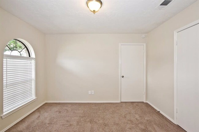 Building Photo - 4009 Eagle Pass