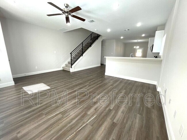Building Photo - 5214 Mayle St