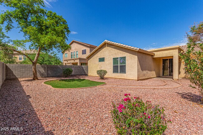Foto del edificio - 4511 W T Ryan Ln