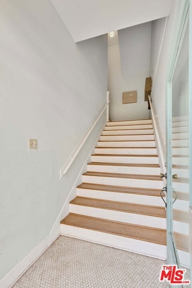 Building Photo - 5121 1/2 Eagle Rock Boulevard Unit B