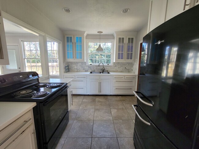 Foto del edificio - 6014 College Dr