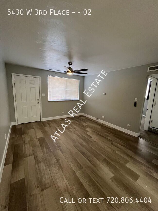 Building Photo - Cozy 2 bed, 1 bath for rent! Washer and Dr...