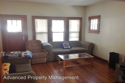 Building Photo - 705 Bluemont Ave