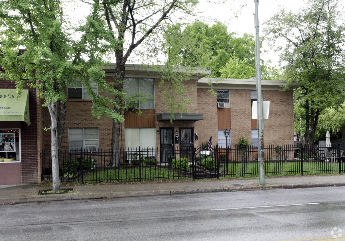 Building Photo - 931 S Cooper St