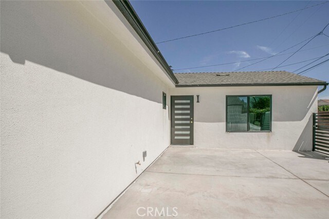 Foto del edificio - 10424 Woodley Ave