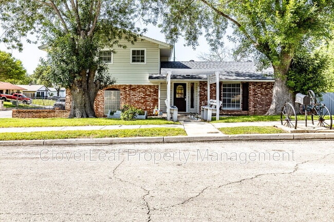 Building Photo - 5102 Staplehurst St