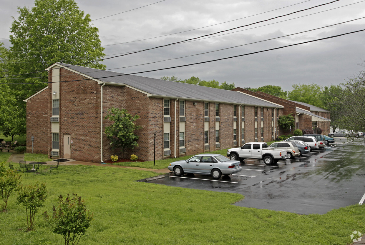 Primary Photo - Holiday House of Woodbury