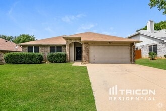 Building Photo - 7015 Escondido Dr