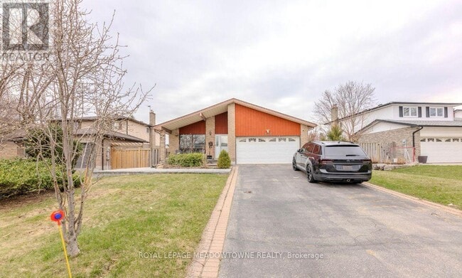 Building Photo - 468 Gowland CR