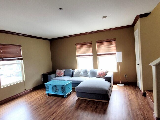 Foto del edificio - Beautiful and Modern Townhome in The Bay a...