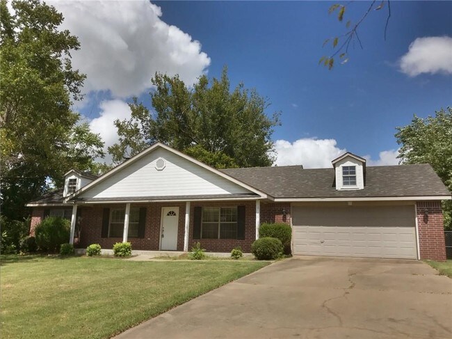 Building Photo - 2096 E Stanwyk Dr