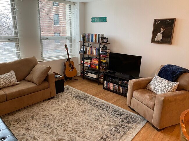 Foto del edificio - 2626 N Lakeview Ave