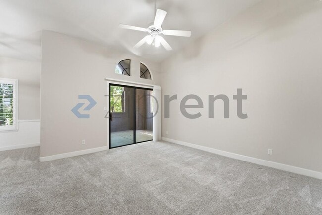 Building Photo - Unit 212